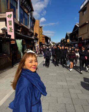 Mami Kumagai Instagram - 一泊二日の伊勢講
二見浦から外宮そして内宮へ
寄り道いっぱい。
美味しいものたくさん。

晴天に恵まれ最高の伊勢講になりました。

#熊谷真実
#伊勢講
#伊良子フェリーから
#鳥羽
# おかげ横丁
#猿田彦神社
#二見浦
#タキヴィソン
#御垣内参拝させていただきました