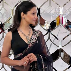 Actress Manasi Salvi HD Photos and Wallpapers February 2025