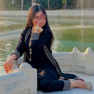 Manpreet Dolly Instagram - O Rangrez🥰
.
.
#cutegirl #cutie #khoobsurat #prettygirls #prettywoman