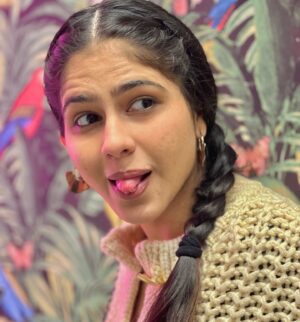 Manpreet Dolly Instagram - Kinna Sohna…? 🥰
.
.
#sohni #sohnikudi #cute #cutegirl #cutiepie #cutnessoverload #cutness #charm #babygirl
