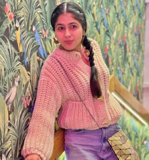 Manpreet Dolly Instagram - Kinna Sohna…? 🥰
.
.
#sohni #sohnikudi #cute #cutegirl #cutiepie #cutnessoverload #cutness #charm #babygirl