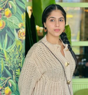 Manpreet Dolly Instagram - Kinna Sohna…? 🥰
.
.
#sohni #sohnikudi #cute #cutegirl #cutiepie #cutnessoverload #cutness #charm #babygirl