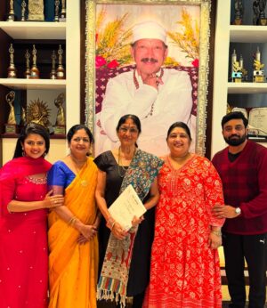 Mansi Joshi Instagram - I consider myself very lucky to have met Vishnuvardhan sir’s family 💝
Bharathi Amma such a humble soul and @aniruddhajatkar sir has always been so grounded and most polite and Keerthi mam as well ❤️ Thank you for accepting the invitation for my marriage 🧿🥰