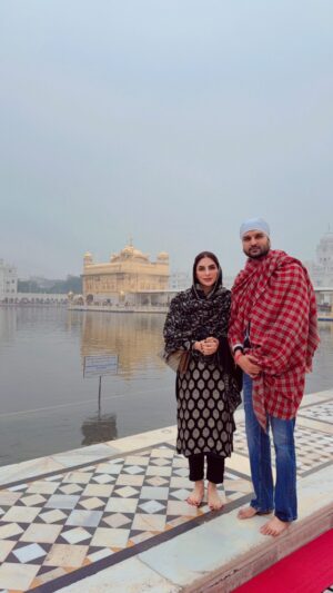 Mansi Sharma Instagram - “ਨਿਰਭਉ ਨਿਰਵੈਰ” 🙏🙏 #GoldenTemple #Amritsar #Life #Blessed #Insta #InstaPic #InstaReel #ThankYouRabbJiForEverything 🙏🙏
