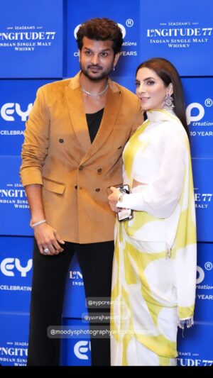 Mansi Sharma Instagram - Comment Section Mai Bataao Aapki Love Marriage Thi Ya Arrange Marriage Thi 😂😂 #Fun #Love #Happiness #ThankYouRabbJiForEverything 🙏🙏