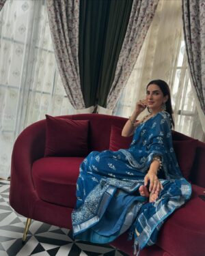 Mansi Sharma Instagram - Karwa ChauthVibes 🧿🧿❤️❤️ #Mehndi #Saree #MakeUp #MommyOf2 #ThankYouRabbJiForEverything 🙏🙏
