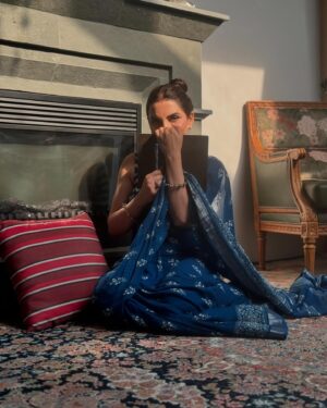 Mansi Sharma Instagram - Karwa ChauthVibes 🧿🧿❤️❤️ #Mehndi #Saree #MakeUp #MommyOf2 #ThankYouRabbJiForEverything 🙏🙏
