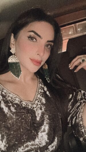 Mansi Sharma Instagram - Mai Tinu Keha We See, Minu Supne Na Dhikha 💔😂 #Fun #Love #Life #Insta #InstaReel #instaTrending #ThankYouRabbJiForEverything 🙏🙏

Suit : @the_fashionist_boutique (Not Collabortion)
