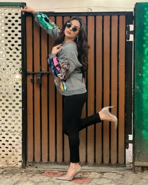 Mansi Sharma Instagram - Morning Everyone ❤️🧿 #Throwback #Delhi #Insta #InstaPost #Trending #Gratitude #ThankYouRabbJiForEverything 🙏🙏