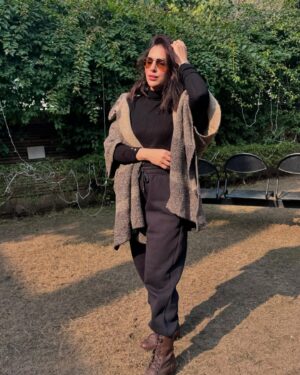 Mansi Sharma Instagram - “The best things in life are the people we love, the places we go and the memories we make.” #2025 #New #Memories #MommyOf2 #Blessed #ThankYouRabbJiForEverything 🙏🙏