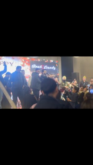 Mansi Sharma Instagram - Happy New Year Everyone ❤️🥳 Thank You Baba Ji For Everything 🙏🙏🧿🧿 n Thank You @yuvrajhansofficial Ji For Everything You Are Doing🥰🧿… I Am Blessed To Have U In My Life🧿🧿 … Love You Alottt Which I Can’t Express In Words … n Sorry For Changing The Jacket Last Minute 🥴🫣