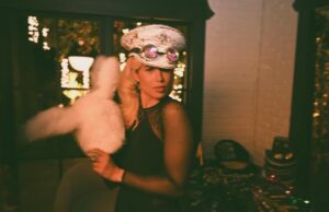 Margot Bingham Instagram - Can’t believe it’s already a week into 2025…but let’s thrive, baby🧚🏽‍♀️

Dancin in like…murder on the dance floor. Wishing you all health, wealth and JOY🌈 #HNY 

Shout to @scottape for the INCREDIBLE 📸 the amazing @chaiwellnesscollection for the blow and cut-NO one else I go to when I’m in #ATL 😘 and stunning @lawandapierrehair for letting me live my best #blondelife😘💋