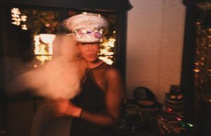 Margot Bingham Instagram - Can’t believe it’s already a week into 2025…but let’s thrive, baby🧚🏽‍♀️

Dancin in like…murder on the dance floor. Wishing you all health, wealth and JOY🌈 #HNY 

Shout to @scottape for the INCREDIBLE 📸 the amazing @chaiwellnesscollection for the blow and cut-NO one else I go to when I’m in #ATL 😘 and stunning @lawandapierrehair for letting me live my best #blondelife😘💋