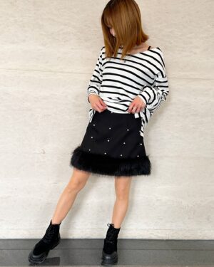Mari Okamoto Instagram - 息子と池袋のてんぼうパークへ☁️
息子が、母さんも！って撮ってくれた📷❤️

【私服】アメブロに載せてるよ😘
トップスは、楽天のレディース服専門店 CLOVERDEPOT！
ショートパンツスカートは、楽天のSAISON DE PAPILLON！
ダウンは、楽天のTResor-clothesです🫶

#ママコーデ #プチプラコーデ #プチプラファッション #プチプラ高見えコーデ #今日のコーデ #今日の服
