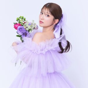 Mari Yaguchi Instagram - 来年１月１９日に行われる
【矢口真里バースデーリサイタル２０２５】
一般チケットの発売のお知らせです🥳✨

１部２部ともに、
来週１２月１９日(木)１８時より先着販売いたします‼️

下のURLからぜひチェックしてみてくださいね😁✨

１部はこちらから✨
https://t.livepocket.jp/e/3djgj

２部はこちらから✨
https://t.livepocket.jp/e/l6rdj

１部は歌✨
２部では皆さんと乾杯をして
カラオケリクエストなどで歌ったりなど、
楽しく過ごしたいなと思っています😊✨
グッズも色々打ち合わせをして進めておりますよ😋💕
１００万年ぶりくらいに写真入りのＴシャツ作ってもろた😳✨
絶対外で着ないでね♡
グッズのラインナップも楽しみにしててくださーい😁✨

みなさんと会えるのを心から楽しみにしております🥹✨