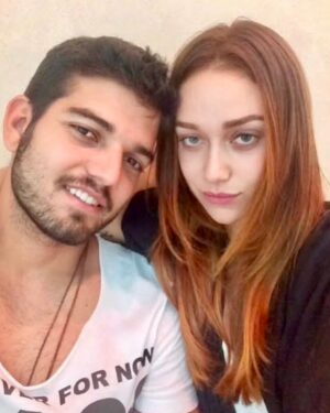 Maria Pinna Instagram - Lembranças… 👩‍🦰
“Eu vou pular com ela.”
✊🏼🫡✊🏼