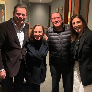 Maria Rueff Instagram - Lar doce lar com visitas especiais…@luismontenegropm & Carla Montenegro 
@casinossolverde 
Espinho
@joaquimmonchique 
@fproducao