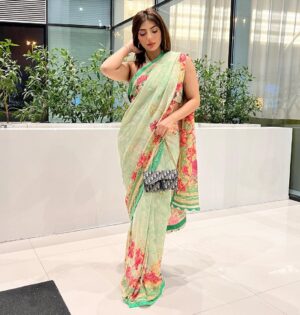 Mariam Ansari Instagram - Just destination wedding things 💚

🥻 @ansabjahangirstudio