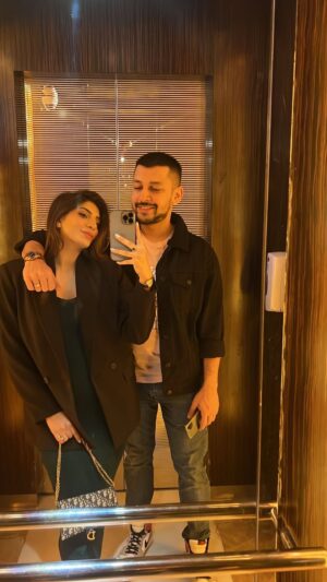 Mariam Ansari Instagram - How many of my ladies here can relate !?😂 I have to emphasize on the fact that Owais was a gem throughout my pregnancy, can’t say he had a choice 🙈