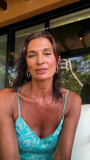 Mariana Arias Instagram - Días de conexión con la naturaleza, en familia, en el mar. Conexión con mi interior para arrancar un año de muchos desafíos y cambios que ya están manifestándose. 
No se pierdan este lugar y la oportunidad de ser felices en @buziosespiritualidadehotel @buziosespiritualidade 
Gracias @principiostour por traerme hasta acá, este lugar con una energía que me llevo a casa con gratitud y amor♥️