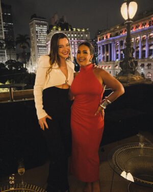 Mariana Molina Instagram - vocês não estão preparados pra essas rainhas!
#belezafatal 
@streammaxbr