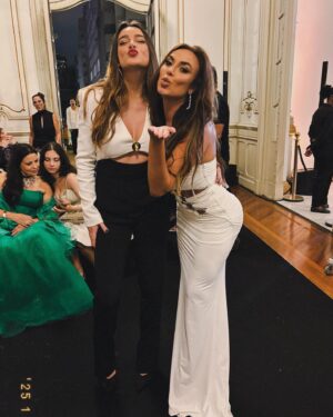 Mariana Molina Instagram - vocês não estão preparados pra essas rainhas!
#belezafatal 
@streammaxbr