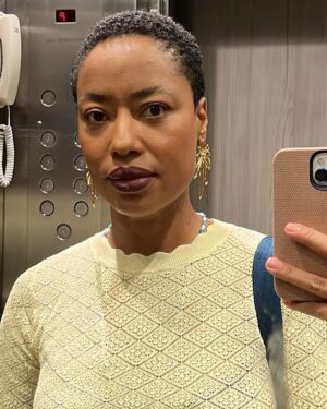Mariana Nunes Instagram - dos stories pro feed… 
Dias de elevador!

Boa semana, Folks!