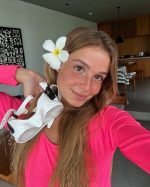 Mariana Wengorovius Instagram - the perfect week to say goodbye to Indonesia for a while 🏝️🌺 surrounded by blues and flowers ✨