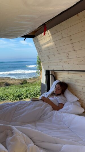 Mariana Wengorovius Instagram - VanLife in Portugal 🫀✨
.
.
.
#travel #trending #obx #lisboa