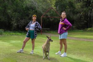Marie-Lyne Joncas Instagram - Gros trip de chums de femmes! 
Je pensais connaître @evogabo par cœur mais non, je ne savais pas qu’elle allait avoir peur de se faire éventrer par un Kangourou! 
Vivement l’Australie et ses grosses bibittes écœurantes! 
📸 @juliakz1997