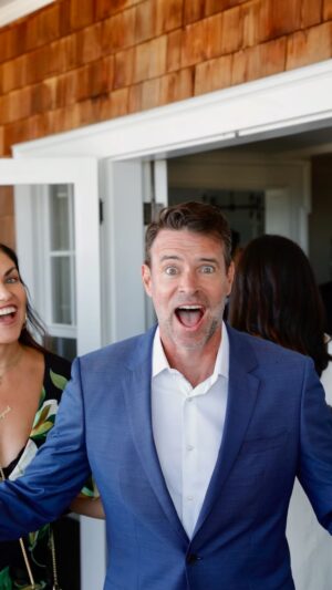 Marika Domińczyk Instagram - A little glimpse of the Foleys in 2024… @scottkfoley  #iloveyou and I also really really #likeyou … a lot 🤓🫶🏼Here’s to more #adventure in #2025 😘 (you know we started it with a bang 🥶😂) #nerds #love #husband #latergram #happynewyear