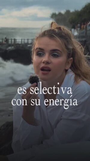 Marina Yers Instagram - Me encantan las mujeres que SABEN lo que Quieren y que NO pierden el Tiempo. 

Ni Entorno, ni Opiniones Ajenas, ni las Inseguridad o Mala Energía de Otros la apartan de sus OBJETIVOS. 

Su MAYOR Competencia es ELLA MISMA. 

Bravo Mujeres. 

#desarrollopersonal 
#mujeresempoderadas #mujeresemprendedoras #mujeresreales #mujeresfuertes #mujeresempoderandomujeres