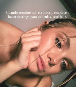 Marina Yers Instagram - He llorado creando este post. 

La verdad es que toda mi adolescencia y parte de mis 20 estuve persiguiendo sueños vacíos, dopamina momentánea, y cosas materiales como si fuese lo más importante. 

Me tuve que dar muy muy buenas hostias en la vida, para darme cuenta de que eso NO estaba NI CERCA de lo que verdaderamente me haría feliz. 

Era un “agujero para conejos”. La fama, el dinero, el estatus, el poder… Todo eso lo es. 

Lo único que me hizo cambiar de verdad, fue Dios. 
Pidiendo mucho a Dios encontré mi lugar en el mundo, un entorno sano, felicidad en las cosas más simples y mucho amor y empatía, allá donde vaya. 

GRACIAS DIOS por liberarme de todas esas cadenas y mostrarme el camino correcto. 

Ahora si soy una persona plena y feliz. De corazón. 

#diosesamor #felicidadtotal #serfeliz #felicidadplena #diosteama #diostehabla #desarrollopersonal #vivirmejor