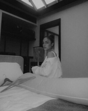 Marina Zhadan Instagram - Проживать список своих желаний🖇️🫰🏽