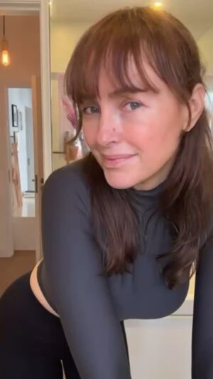 Marisa Cruz Instagram - O treino de força para mim é essencial, não só para a parte física, mas principalmente para a mente. Com este treino estou a aumentar a resistência, prevenir lesões, acelerar o metabolismo e consequentemente conseguir mais energia e confiança para o dia a dia.
Quanto mais forte estiver mais preparada estarei para qualquer desafio!
Todos os dias são bons para começar. 💪🏽

#corposaudavel #mentefortecorpoforte #saúdeemprimeirolugar