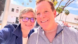 Martha Plimpton Instagram - Ran into this #gem of a human today! @steveguttenberg made my day, such a warm & lovely person, and such a caring guy. Everyone wish him better days ahead after losing his home in the #palisadesfire. If anyone deserves #allthelove, it’s Steve.