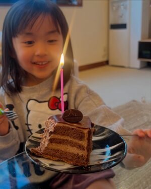 Mary Sara Instagram - ❣️🎂❣️
12/12 
L
  O
  V
  E

いい歳の重ね方をしていきたいものです。
ねんねん、たのしい

Instagram見てくれるみなさま
いつも私のそばにいてくれるみなさま
本当にありがとう