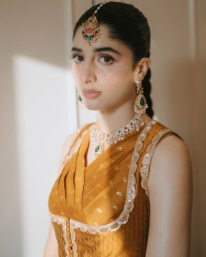 Mawra Hocane Instagram - Literally turned my imagination into a reality for my mehndi ✨ @zakia_rukia_salon ✨ 🥲

P.S let’s see if you can find Ameer’s name in my henna so so beautifully done by @thehennagirl 

outfit of my dreams @manishmalhotra05 🤍

captured exquisitely by @saraidrees_