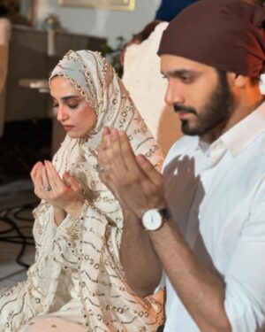 Maya Ali Instagram - Every journey has to end, but I believe every ending leads to a new beginning! ✨ #SunnMereDil has been a special chapter in my life, and working with such incredible people was an absolute pleasure. 🫶

@haseeb_hasanofficial working with you again after so long was nothing short of amazing. Your passion, vision, and dedication brought Sadaf to life in a way that wasn’t easy, but you made it seamless. You did a fantabulous job with the whole team, and I couldn’t be prouder! 🫰🏻

Wajju @wahaj.official mere dost, we may not have shared much screen time, but I witnessed a stronger and better version of you. App ki ankhein bolti hain and trust me, Bilal Abdullah couldn’t have been played better by anyone else! 🫶

@hiramaniofficial my Heer, your kindness towards everyone made me your fan for life! You’re a beautiful person inside and out! 💕

@amarkhanlove your dialogue delivery and expressions were beyond amazing. Kamal karti hain app! 🫰🏻

@shahvirkadwani mere bhai, you hold a special place in my heart 💖. Your hard work and dedication made every scene shine, hamesha khush raho hero! 🤗
 
@ttayyab_shah app k frames ki kya he baat karun, every frame of yours is magic and it was a treat to watch on screen! 

A huge thank you to the entire team & crew for making this journey beautiful. ✨✨

@makeupby_yash.12 thank you for Sadaf’s gorgeous looks and for pampering Maya with so much love! 🤗

@abdullah.kadwani and @asadaqureshi, what an experience it was working under your production! You both are incredible souls, and I thoroughly enjoyed this journey. 😊

Lastly, every project has its own story, and this one was filled with sweat, hard work, and passion from each one of us. We gave it our best to entertain you all. Thank you for your love and even bigger thanks to those who shared constructive criticism, it only helps us grow. 🫰🏻

Jab end theek ho jaaye to sab theek hai!
Kaha suna maaf dosto!
Miltey hain break ke baad! ❤️