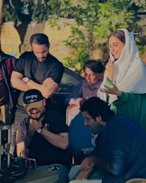 Maya Ali Instagram - Every journey has to end, but I believe every ending leads to a new beginning! ✨ #SunnMereDil has been a special chapter in my life, and working with such incredible people was an absolute pleasure. 🫶

@haseeb_hasanofficial working with you again after so long was nothing short of amazing. Your passion, vision, and dedication brought Sadaf to life in a way that wasn’t easy, but you made it seamless. You did a fantabulous job with the whole team, and I couldn’t be prouder! 🫰🏻

Wajju @wahaj.official mere dost, we may not have shared much screen time, but I witnessed a stronger and better version of you. App ki ankhein bolti hain and trust me, Bilal Abdullah couldn’t have been played better by anyone else! 🫶

@hiramaniofficial my Heer, your kindness towards everyone made me your fan for life! You’re a beautiful person inside and out! 💕

@amarkhanlove your dialogue delivery and expressions were beyond amazing. Kamal karti hain app! 🫰🏻

@shahvirkadwani mere bhai, you hold a special place in my heart 💖. Your hard work and dedication made every scene shine, hamesha khush raho hero! 🤗
 
@ttayyab_shah app k frames ki kya he baat karun, every frame of yours is magic and it was a treat to watch on screen! 

A huge thank you to the entire team & crew for making this journey beautiful. ✨✨

@makeupby_yash.12 thank you for Sadaf’s gorgeous looks and for pampering Maya with so much love! 🤗

@abdullah.kadwani and @asadaqureshi, what an experience it was working under your production! You both are incredible souls, and I thoroughly enjoyed this journey. 😊

Lastly, every project has its own story, and this one was filled with sweat, hard work, and passion from each one of us. We gave it our best to entertain you all. Thank you for your love and even bigger thanks to those who shared constructive criticism, it only helps us grow. 🫰🏻

Jab end theek ho jaaye to sab theek hai!
Kaha suna maaf dosto!
Miltey hain break ke baad! ❤️