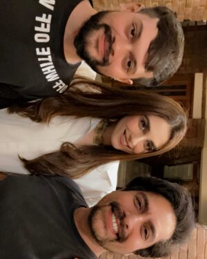 Maya Ali Instagram - Every journey has to end, but I believe every ending leads to a new beginning! ✨ #SunnMereDil has been a special chapter in my life, and working with such incredible people was an absolute pleasure. 🫶

@haseeb_hasanofficial working with you again after so long was nothing short of amazing. Your passion, vision, and dedication brought Sadaf to life in a way that wasn’t easy, but you made it seamless. You did a fantabulous job with the whole team, and I couldn’t be prouder! 🫰🏻

Wajju @wahaj.official mere dost, we may not have shared much screen time, but I witnessed a stronger and better version of you. App ki ankhein bolti hain and trust me, Bilal Abdullah couldn’t have been played better by anyone else! 🫶

@hiramaniofficial my Heer, your kindness towards everyone made me your fan for life! You’re a beautiful person inside and out! 💕

@amarkhanlove your dialogue delivery and expressions were beyond amazing. Kamal karti hain app! 🫰🏻

@shahvirkadwani mere bhai, you hold a special place in my heart 💖. Your hard work and dedication made every scene shine, hamesha khush raho hero! 🤗
 
@ttayyab_shah app k frames ki kya he baat karun, every frame of yours is magic and it was a treat to watch on screen! 

A huge thank you to the entire team & crew for making this journey beautiful. ✨✨

@makeupby_yash.12 thank you for Sadaf’s gorgeous looks and for pampering Maya with so much love! 🤗

@abdullah.kadwani and @asadaqureshi, what an experience it was working under your production! You both are incredible souls, and I thoroughly enjoyed this journey. 😊

Lastly, every project has its own story, and this one was filled with sweat, hard work, and passion from each one of us. We gave it our best to entertain you all. Thank you for your love and even bigger thanks to those who shared constructive criticism, it only helps us grow. 🫰🏻

Jab end theek ho jaaye to sab theek hai!
Kaha suna maaf dosto!
Miltey hain break ke baad! ❤️