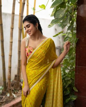 Meenakshi Govindarajan Instagram - Wearing @studio149 Mua  @aarkay.themakeupatelier photography @sathyaphotography3  hairstylist @sweh_artistry