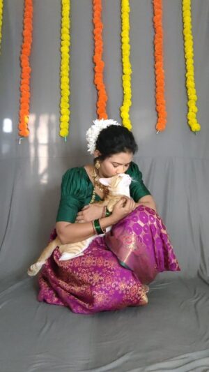Meera Joshi Instagram - Purr-fect valentine's day....
Fur-ever love....
@joshicats_
...
Saree: @swamini_silk_sarees
....
#cat #cats #catsofinstagram #catlovers #tabbycats #cats_of_world #animals #catoftheday #love #loveislove #valentines #valentine #valentinesday #valentinesdaygift #lovestory #luv #meerajoshi #snuggles #snuggle #pet #petlovers #krishna #krishnalove #meerajoshi #lovelife #lovecats #loveisintheair 
...
Was your valentine's day as good as mine?