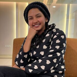Meera Joshi Instagram - No make, no edit, no filter.....
Just a lil lip balm and a sprinkle of charm!
....
#nomakeup #nomakeupselfie #nomakeupmakeup #nomakeupday #nomakeuplook #nomakeupchallenge #nomakeupneeded #nomakeupnofilter #nofilter #nofilterneeded #nofilters #noedit #noediting #noedits #lipbalm #lipbalms #lipbalmaddict #charm #meerajoshi #marathimulgi #hearts #jacket #jackets #winterjacket #winterjackets #winterfashion #pullover #black  #chubbycheeks