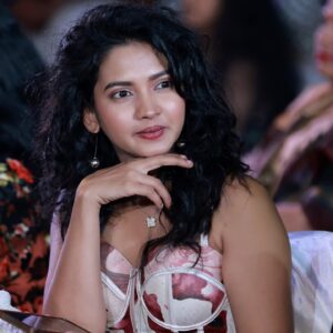 Meera Joshi Instagram - If gossip had a face!
....
Necklace: @reenisaaofficial
..
Wearing: @stylerepublicpune 
...
Clicked by: @abhi_waghmare_photography
...
#meerajoshi #jewelry #jewellery #jewels #jewellerydesign #gossip #gossipgirl #necklace #necklaces #pendant #chain #chains #minimaljewelry #minimaljewellery #poem #poems #bracelet #bracelets #makeup #curls #curlyhair #skingoals #lips #browngirlbloggers #browngirl #accessories #corset #trousers #beauty #glamour