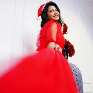 Meera Joshi Instagram - 🎄🎁
...
Hair/ makeup- @sayalimekha_makeupartist 
Outfit- @aviras_rental_boutique 
Videographer- @pramod_shinde_photography 
Location- @studio_kaara
.
#merrychristmas #christmas #christmastree #christmasdecor #christmasdecorations #christmastime #christmaslights #xmas #xmastree #xmasdecor #xmastime #santa #santaclaus #secretsanta #redgown #reddress #red #meerajoshi #winter #snow #christ #christmastreedecor #christmasgifts #christmasday #christmasmood #meerajoshi #christmascookies #christmascake #jinglebells #santaclara