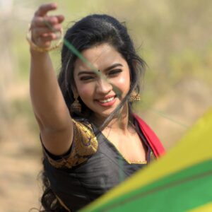Meera Joshi Instagram - Happy Makar Sankranti 2025....
....
MUA: @sanjanayadav_makeover_studio
....
Hair: @radha_khoje_8484
nirmadnya_makeover_84
@sp_makeup_artist2212
....
Photography: @portraeiture
....
Supported by: @mrtejjas @atuul_agale 
....
#kite #kitesurfing #kites #sankrant #sankranti #makarsankrant #kitefestival #kitelife #festival #ghagracholi #black #hairstyle #hairstyles #makeupartist #makeup #fly #meerajoshi #marathiactress #actress #festivalfashion #festivaloutfit #longskirt #kitesurf #kitegirl #kiteflying