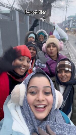 Meera Krishna, Meera Siva Instagram - Expecting v/s Reality 🤓🤣

#travelstories #kashmirtravel #girlstrip #girlsgang #femme #femmetravel #insta #reels #instareels #reelsinstagram #instagram #instalike #instagood #instadaily #instareelsindia❤️