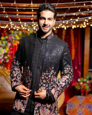 Megha Chakraborty Instagram - “A night of toasts, twirls, and timeless memories! 🍸✨

From soulful conversations to crazy dance moves, our cocktail night was nothing short of magical. Grateful for the love, the laughter, and the people who made it unforgettable! ❤️🥂

Captured by : @focusweddingphotographers 
Sahil’s outfit : @kalpraag @ayushiguptajain 
Megha’s outfit : @neerusindia 
Megha’s jewellery: @omsons_bridal_store 
MUA: @nehaadhvikmahajan 
Hair: @makeupbyamnahaq 

#ShakenNotStirred #SahilMeghaDiaries #OneForTheBooks #Mehil