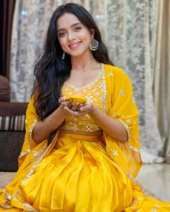 Actress Megha Ray HD Photos and Wallpapers November 2024
